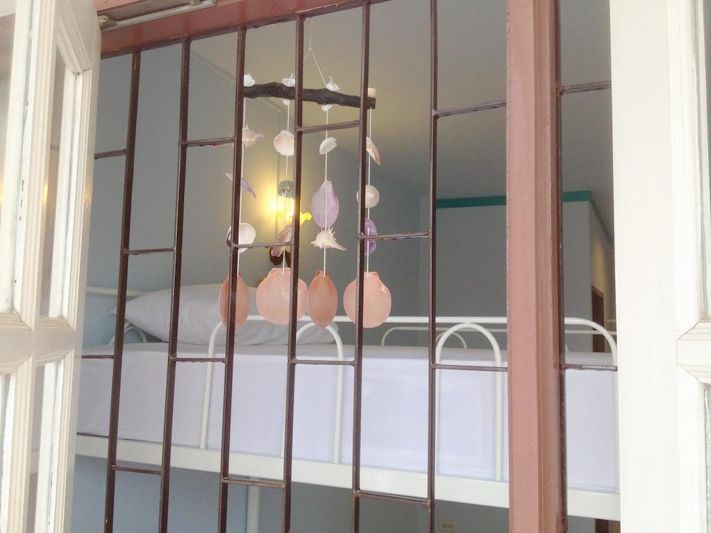 Phuket Blue Hostel Rum bild
